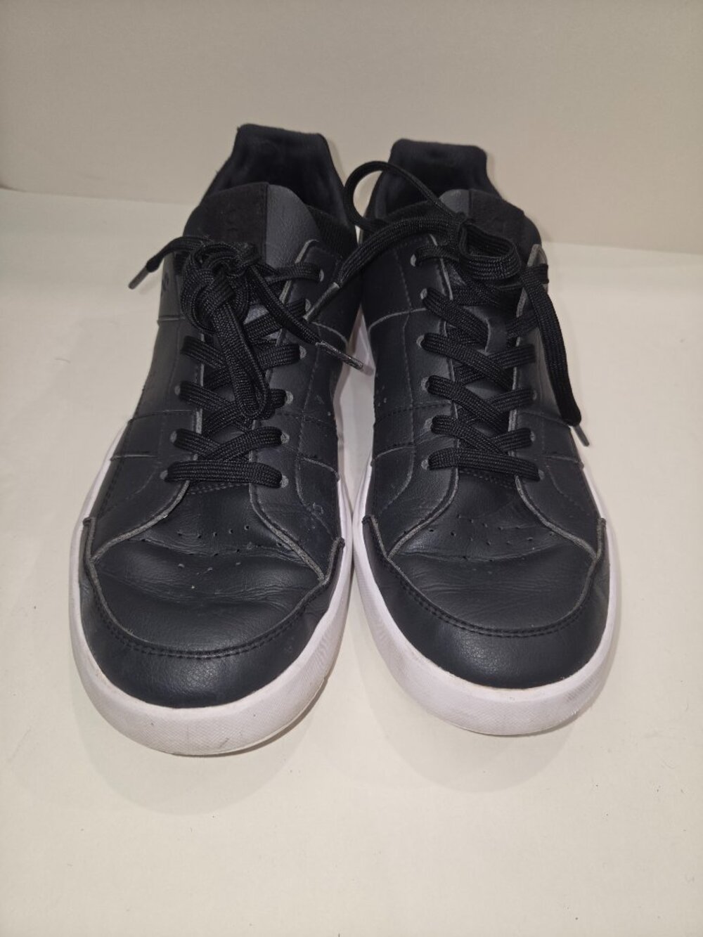 On Cloud Swiss Engineering The Roger US M9 / EU 42.5 / UK 8.5 Sneakers